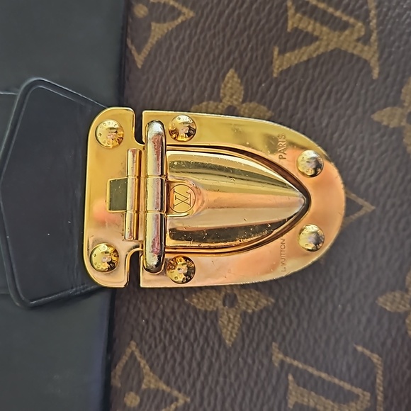 Louis Vuitton One Handle Flap Bag - Picture 6 of 11